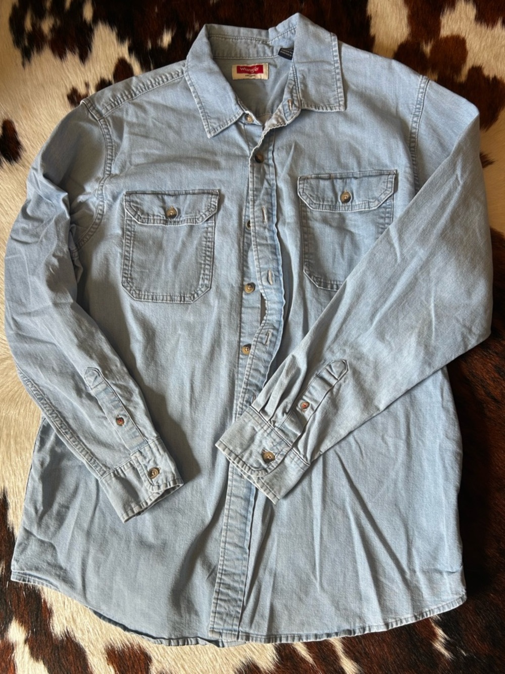 🌷 Embroidered Wrangler Light Blue Denim Button-Down Shirt